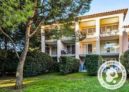 4 Personnes Sur La Presqu'ile De Giens Avec Piscine Et Acces Direct Sur La Hyères