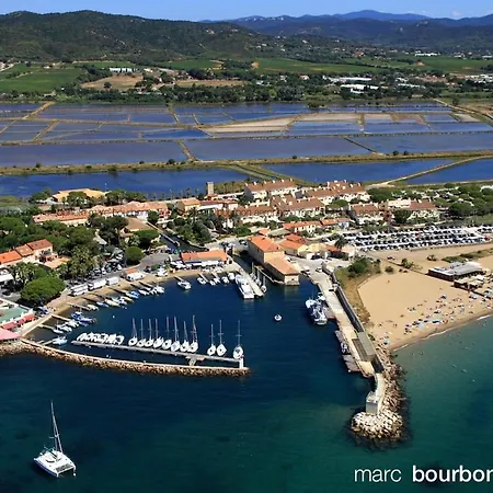 4 Personnes Sur La Presqu'île De Giens Avec Piscine Et Accès Direct Sur La Appartement