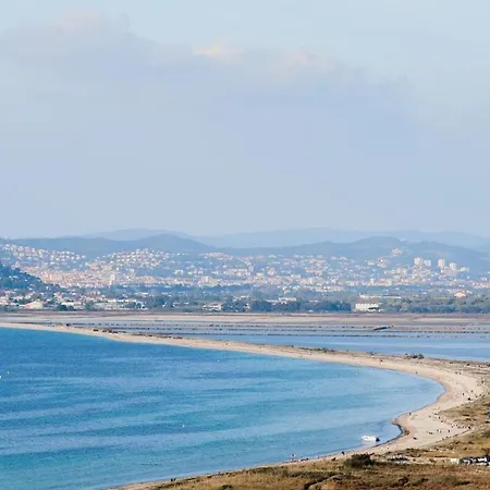4 Personnes Sur La Presqu'ile De Giens Avec Piscine Et Acces Direct Sur La Apartmán *