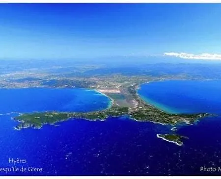 4 Personnes Sur La Presqu'ile De Giens Avec Piscine Et Acces Direct Sur La Apartmán