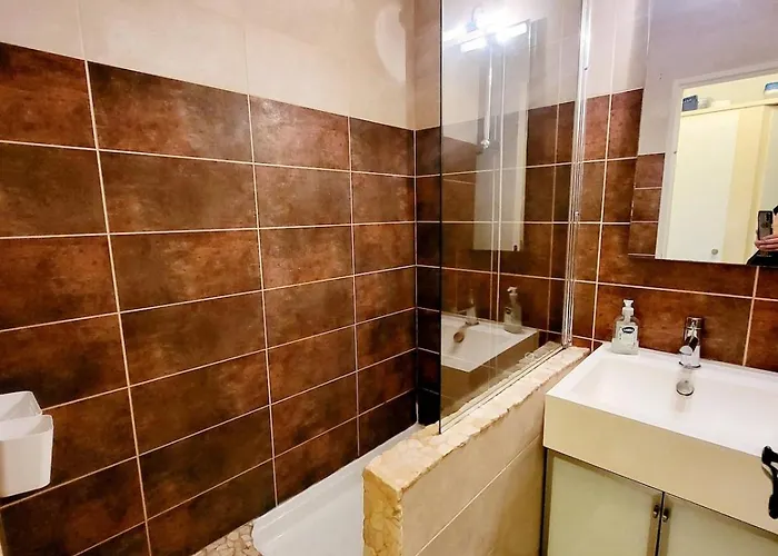 Lejlighed 4 Personnes Sur La Presqu'ile De Giens Avec Piscine Et Acces Direct Sur La Hyères