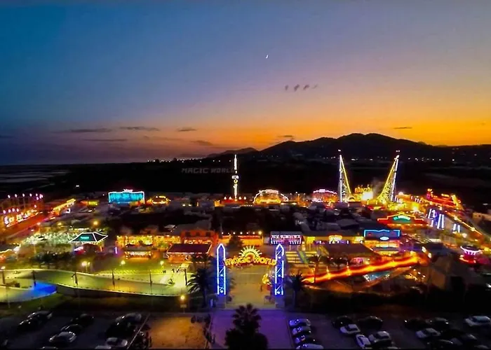 4 Personnes Sur La Presqu'ile De Giens Avec Piscine Et Acces Direct Sur La *