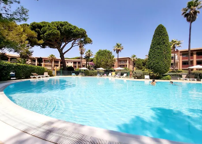 Lägenhet 4 Personnes Sur La Presqu'ile De Giens Avec Piscine Et Acces Direct Sur La *