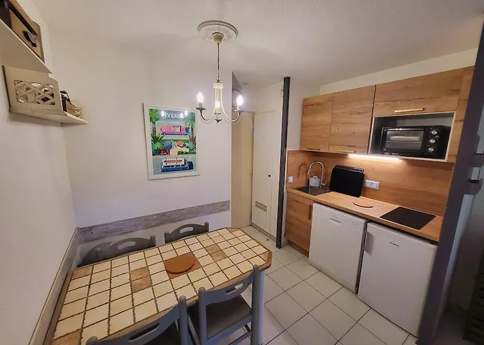 4 Personnes Sur La Presqu'ile De Giens Avec Piscine Et Acces Direct Sur La * Hyères