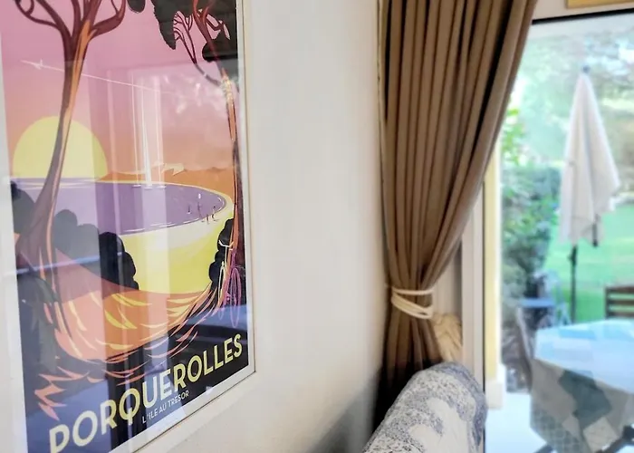 Lejlighed 4 Personnes Sur La Presqu'ile De Giens Avec Piscine Et Acces Direct Sur La